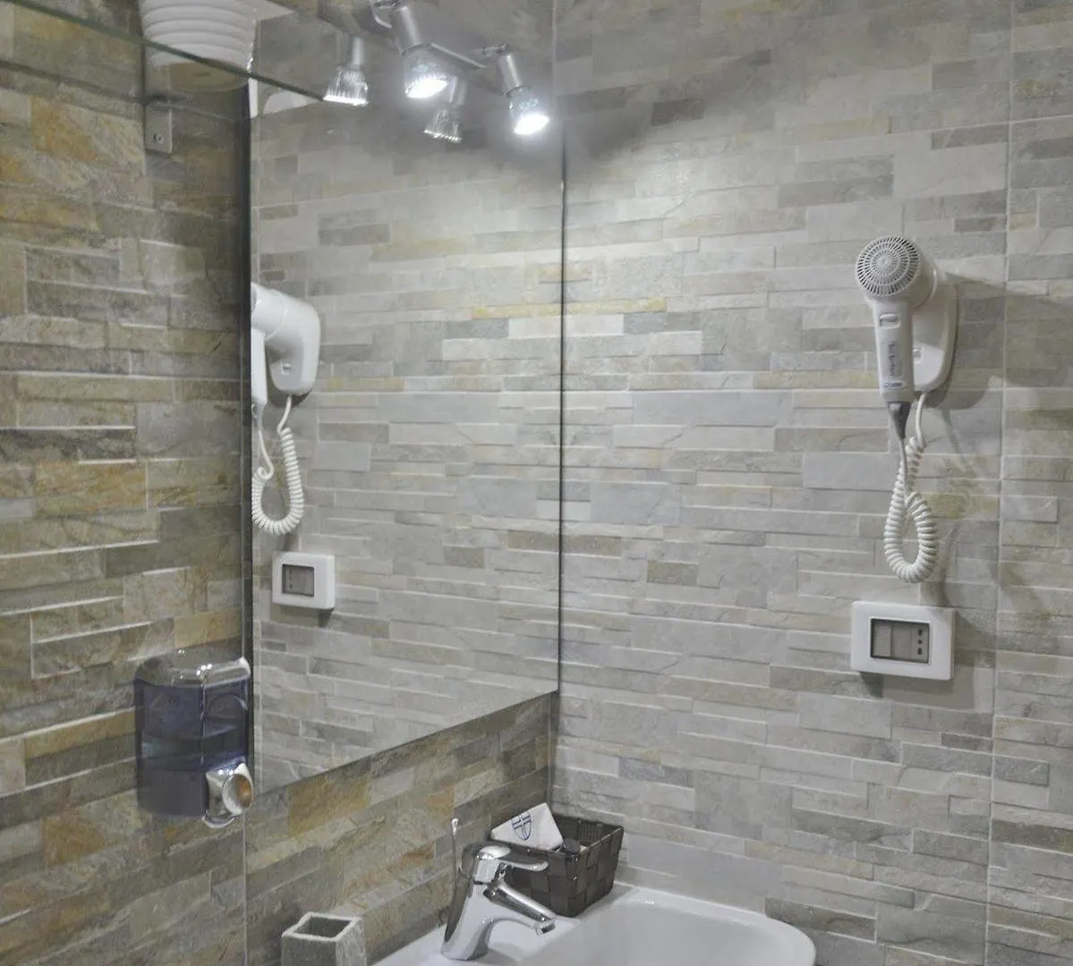 Ripetta Central Suites Rome 2*,  Italy